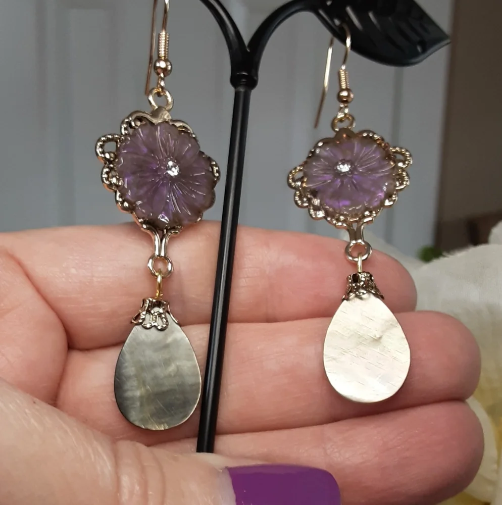 Handmade Shell and Glass Flower Earrings Purple Gold Tone - Picture 8 of 8
